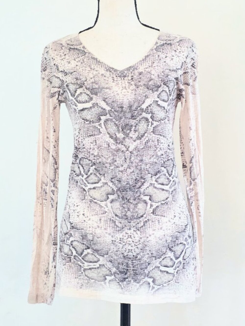 American Age Boutique Sheer Snakeskin Mesh Tunic V-Neck Top XS/S